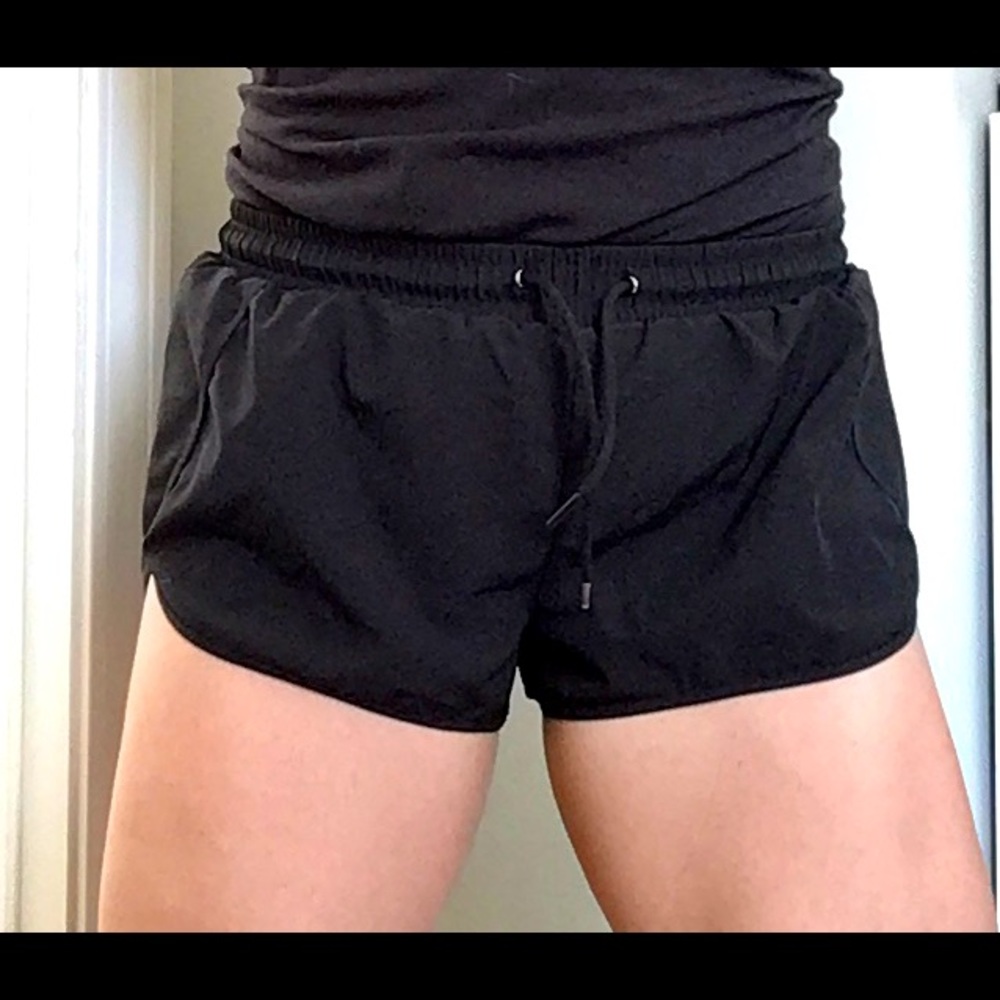 Fabletics shorts - Picture 2 of 5